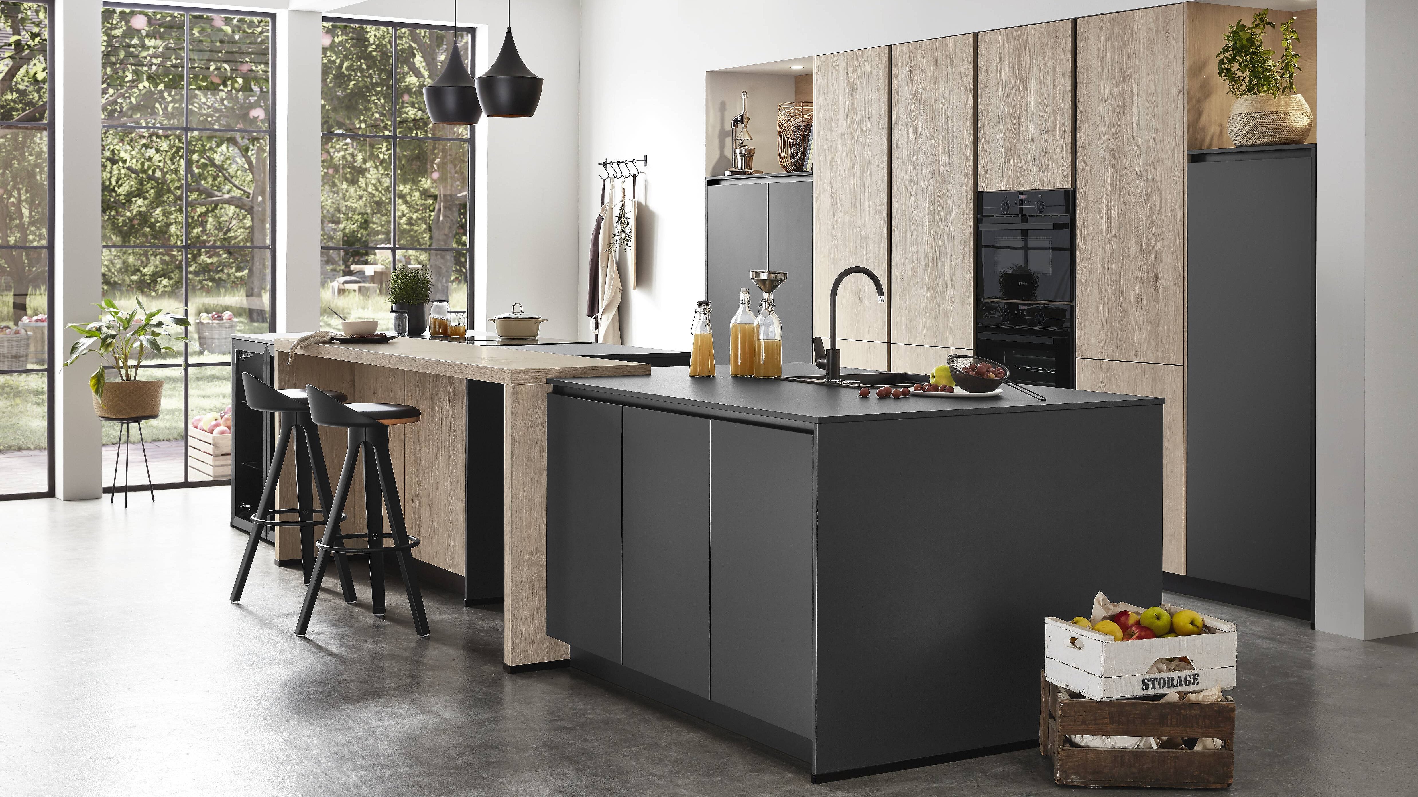Moderne Design Küche von Küchenmarkt Emleben